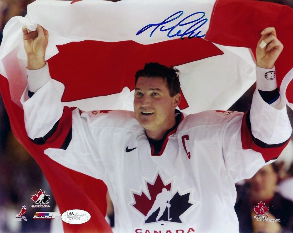 Mario Lemieux Autographed Team Canada 2002 Olympics Gold Medal 8×10