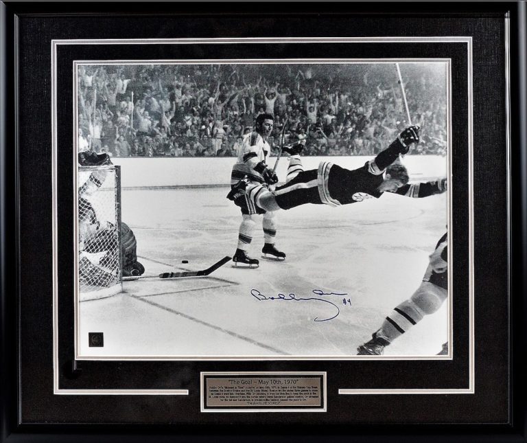 Bobby Orr Autographed Framed Boston Bruins “The Flying Goal” 16×20 Photo – House of Hockey